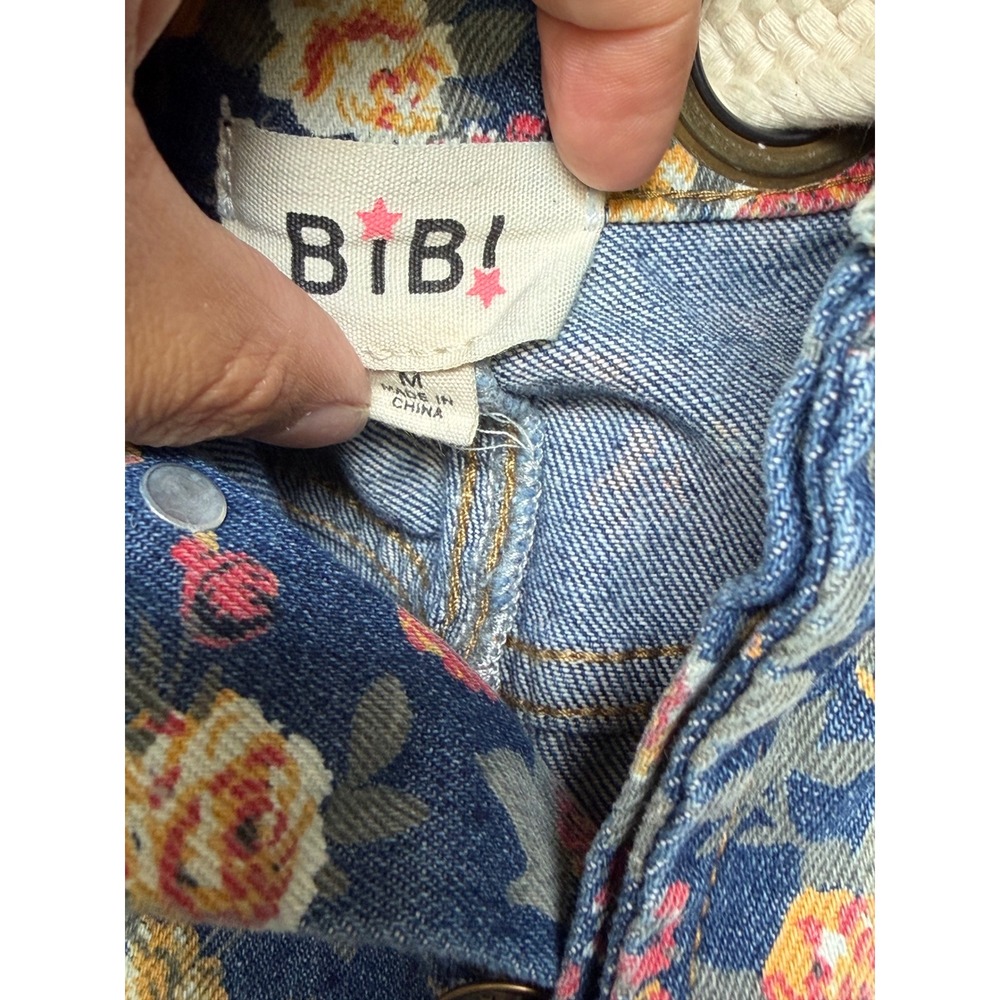 ⨠MIX & MATCH â 3 FOR $75! â¨
Refresh your closet and SAVE! đď¸ - Picture 6 of 8